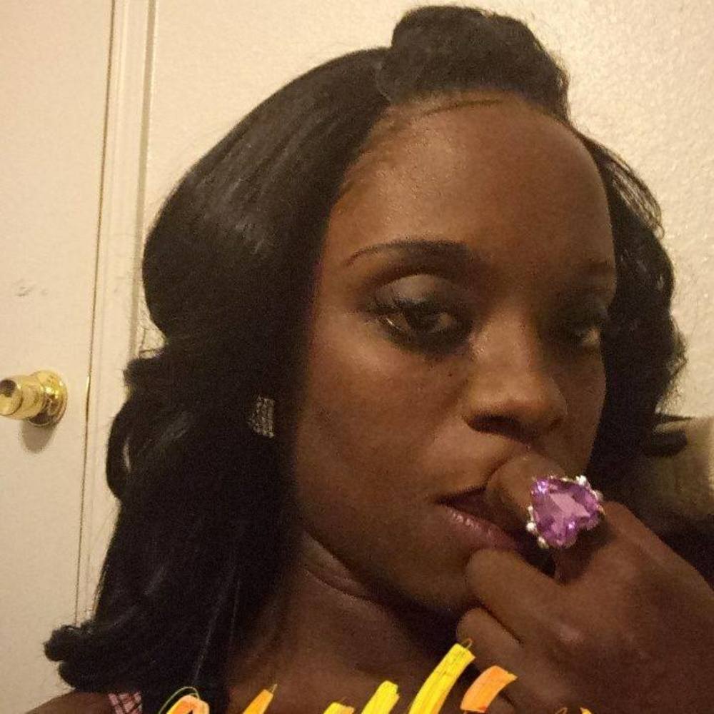 Meet your Posher, Carissa